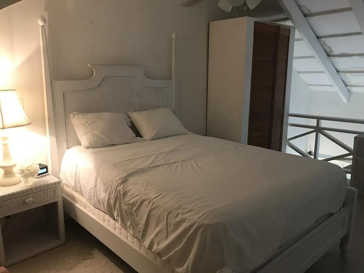 Coconut Grove Leeward Settlements Hotel Grace Bay 0*,  Wyspy Turks i Caicos